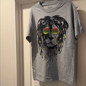 Gray Lion Graphic T-Shirt